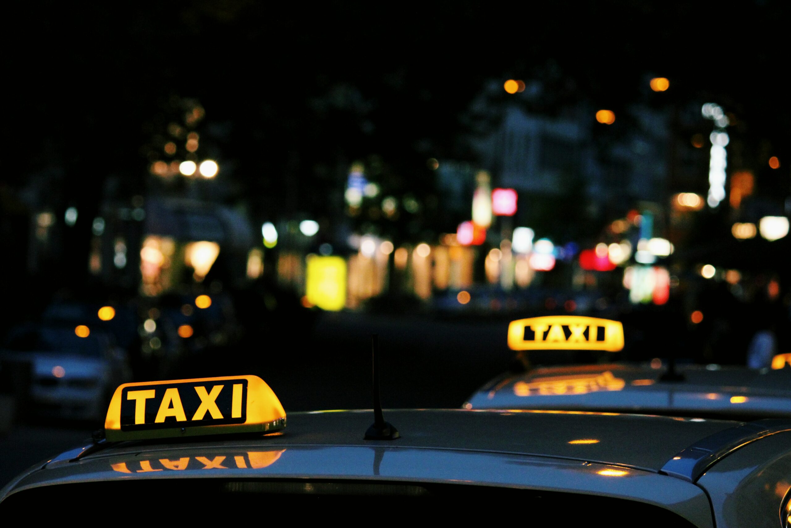 Taxi czy komunikacja miejska – czyli transport w wielkim mieście