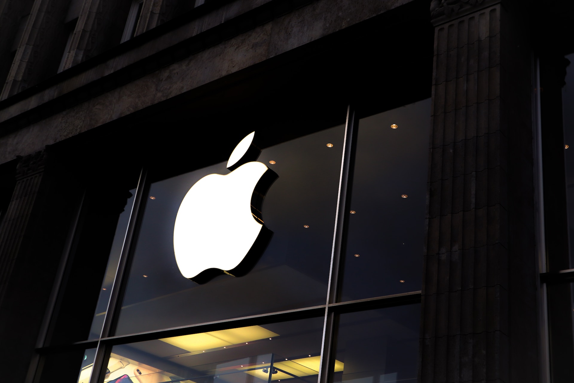 Odkryj świat Apple w Warszawie – przewodnik po serwisie i ofercie