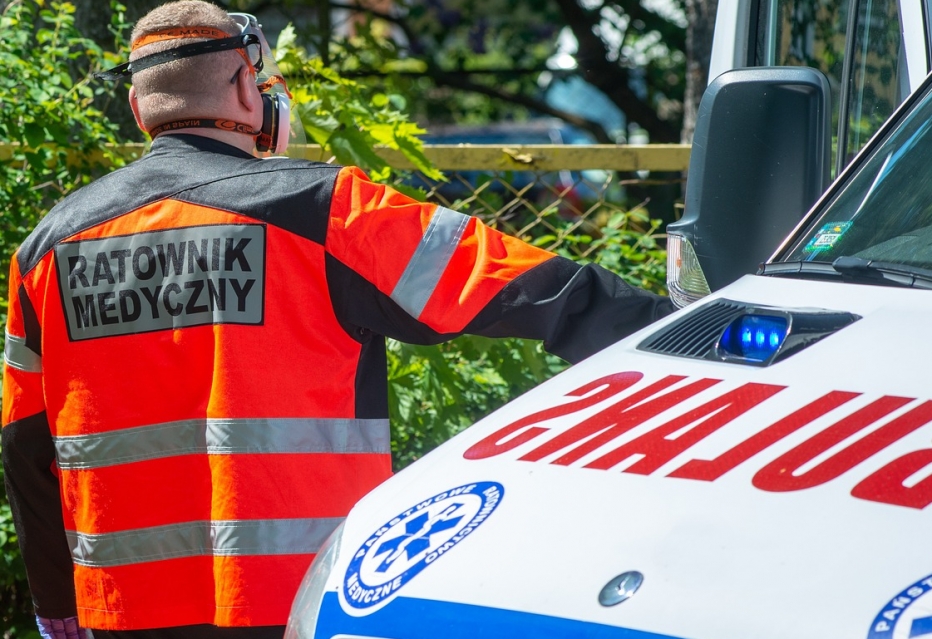 Tragiczne zdarzenie w Żyrardowie – mężczyzna odnaleziony z raną postrzałową