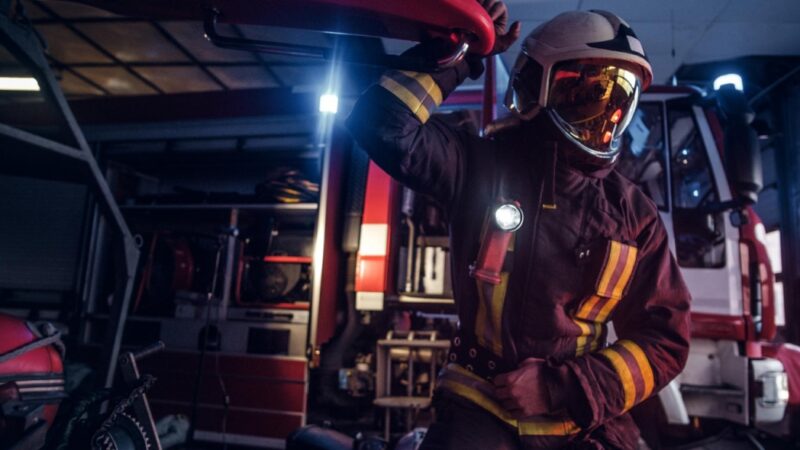 Konieczna ewakuacja w szpitalu położniczym z powodu pożaru. Bezpieczne dla dziewięciu matek, ich nowonarodzonych dzieci i dwóch ojców