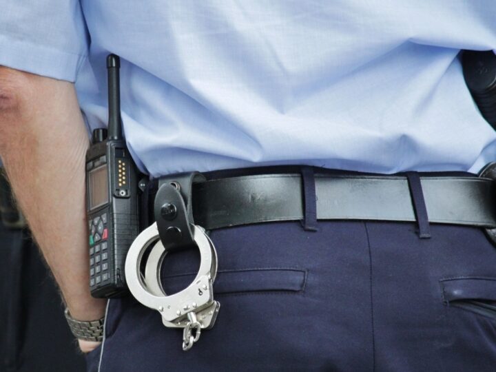 Wielka akcja piaseczyńskiej policji: sześciu mężczyzn poszukiwanych listami gończymi zostało zatrzymanych