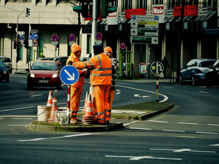 Przebudowa ulicy Spartańskiej na Mokotowie przyniesie nowe miejsca parkingowe i pas rowerowy