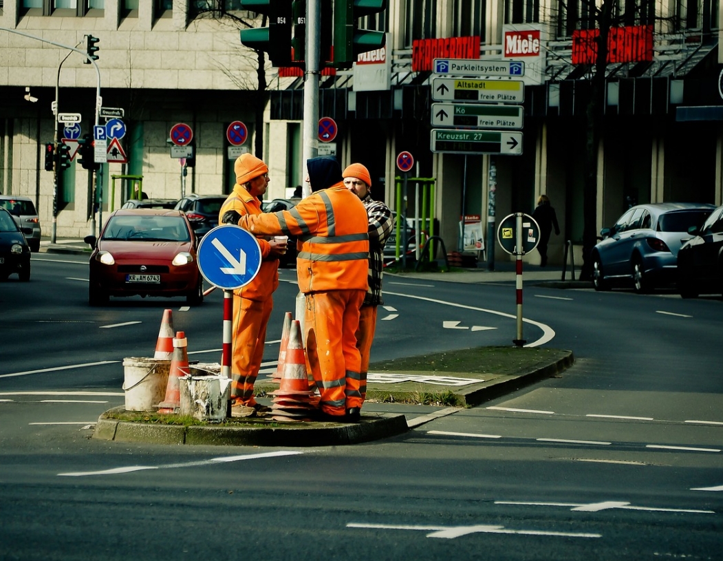 Przebudowa ulicy Spartańskiej na Mokotowie przyniesie nowe miejsca parkingowe i pas rowerowy