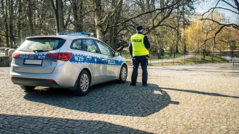 Kulisy pracy policjanta odkrywane przez uczniów Liceum im. Limanowskiego