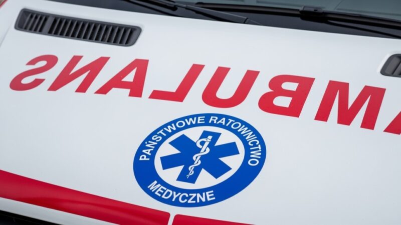 Cud w warszawskim metrze: Mężczyzna przeżył skok pod nadjeżdżający pociąg!
