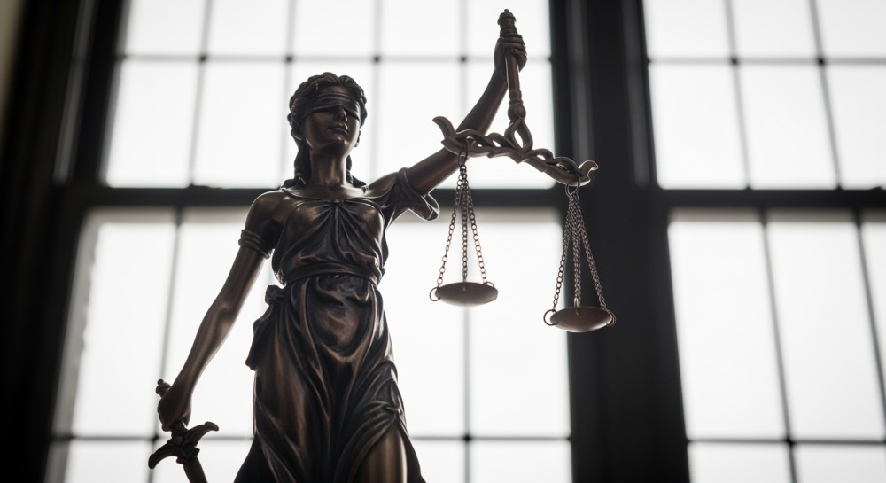Prokuratura oskarża Karolinę W. i Pawła B. w sprawie głośnych oszustw – śledztwo wznawiane!