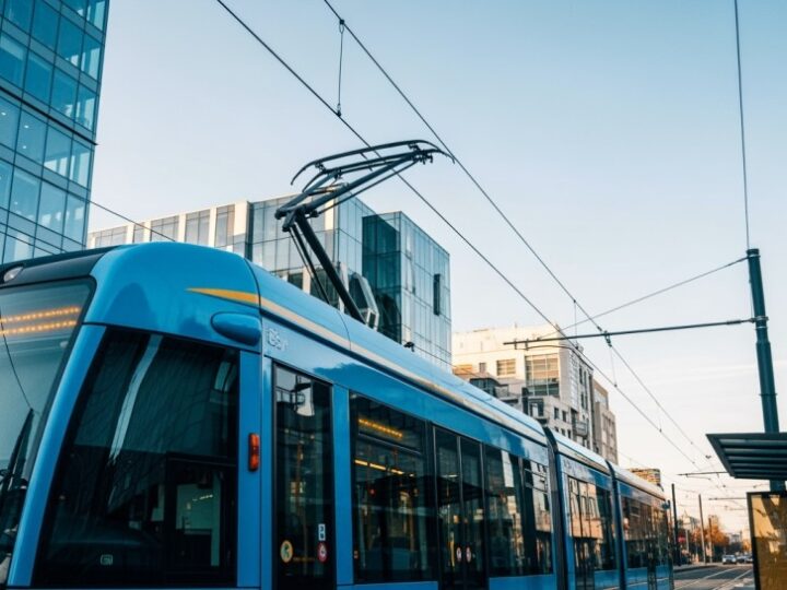 Rewolucja tramwajowa na Marszałkowskiej: Zielona infrastruktura w sercu Warszawy!