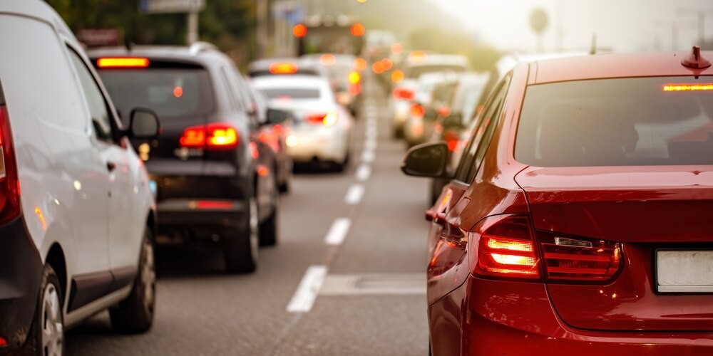 Utrudnienia w Warszawskim Metrze: Sprawdź, które stacje są zamknięte i jak dojechać!