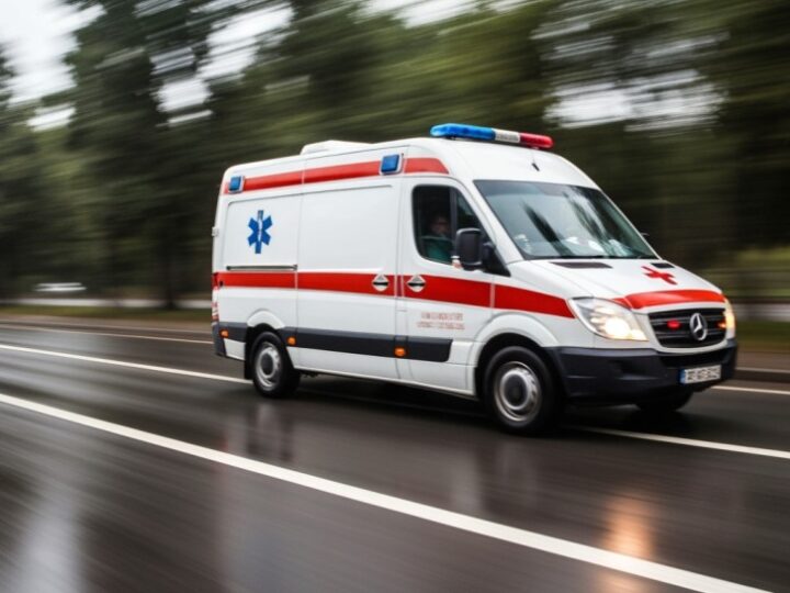 Dzielnicowi z Bielan ratują życie: Ekspresowa eskortą rodzącej do szpitala!