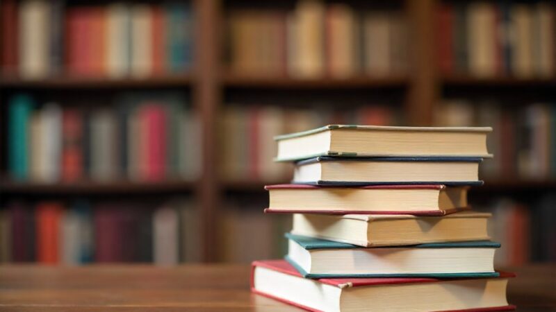 Jesienne kino w bibliotece: Odkryj magię „Pożegnania z Afryką”