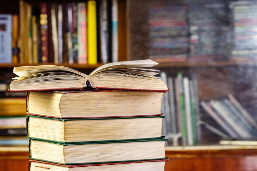Upcyklingowe szaleństwo: Stwórz cuda z odzieży w Bibliotece na Ochocie!