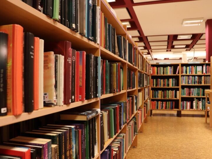 Literacka przygoda na Żoliborzu: dołącz do sztafety bibliotek!
