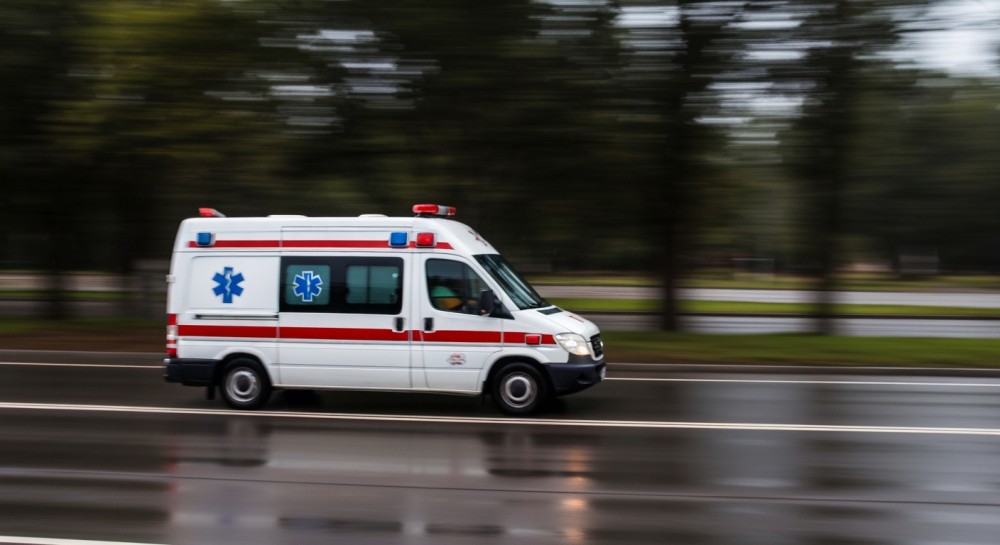 Nocna akcja ratunkowa: 78-latek uratowany z leśnych zarośli po grzybobraniu