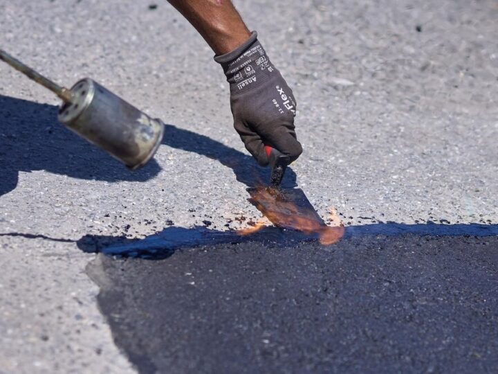 Nowa nawierzchnia i rowerowe przejazdy na ul. Powstańców Śląskich w Warszawie!