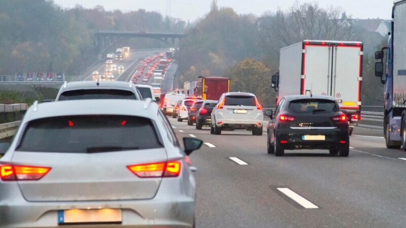 Zgromadzenia w Śródmieściu: Utrudnienia w ruchu i zmiany tras autobusów!