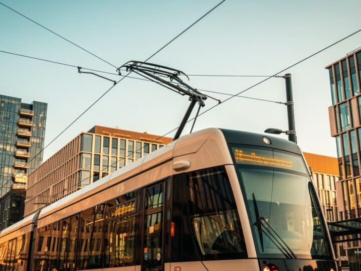 Tramwaje w Wilanowie: Milionowe sukcesy po roku od inauguracji!