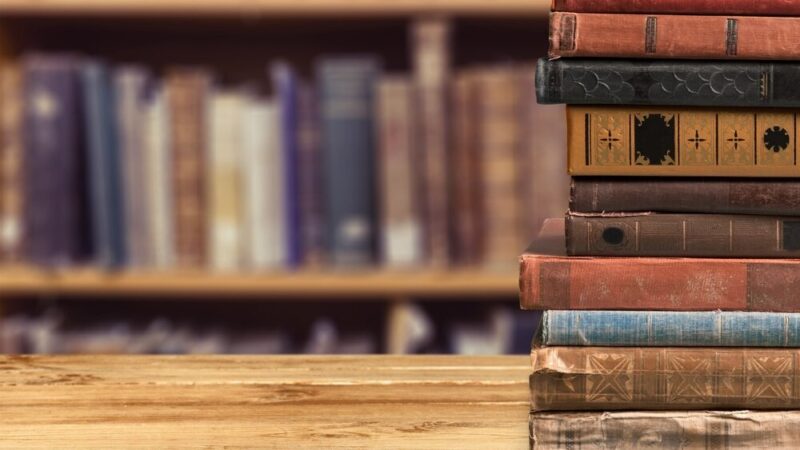 Warszawskie echa historii: Wykład prof. Marka Pąkcińskiego o literackich inspiracjach Kijowa i Buczy