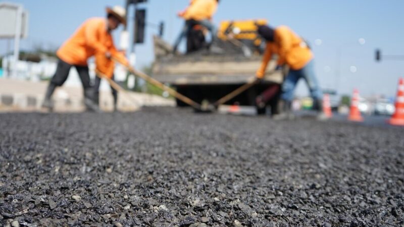 Asfaltowanie ulicy Posag 7 Panien: Weekendowy zator dla kierowców!