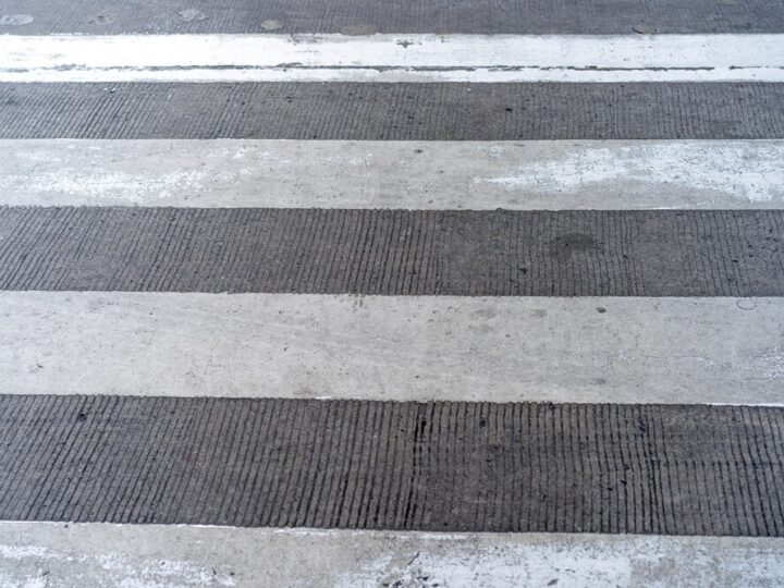 Nowe życie ulicy Mariana Keniga: Bezpieczniejsze przejścia i zieleń dla pieszych