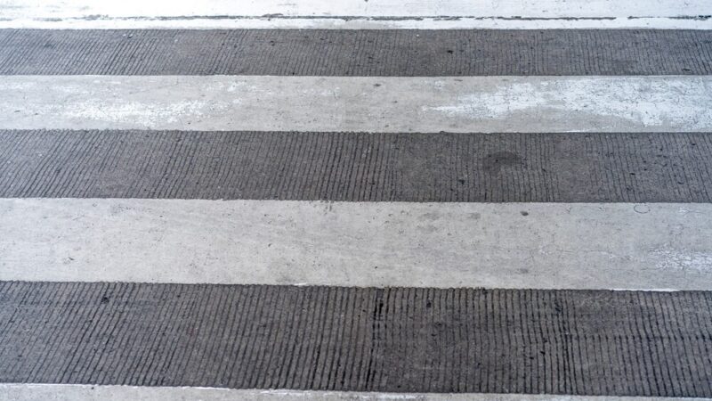 Nowe życie ulicy Mariana Keniga: Bezpieczniejsze przejścia i zieleń dla pieszych