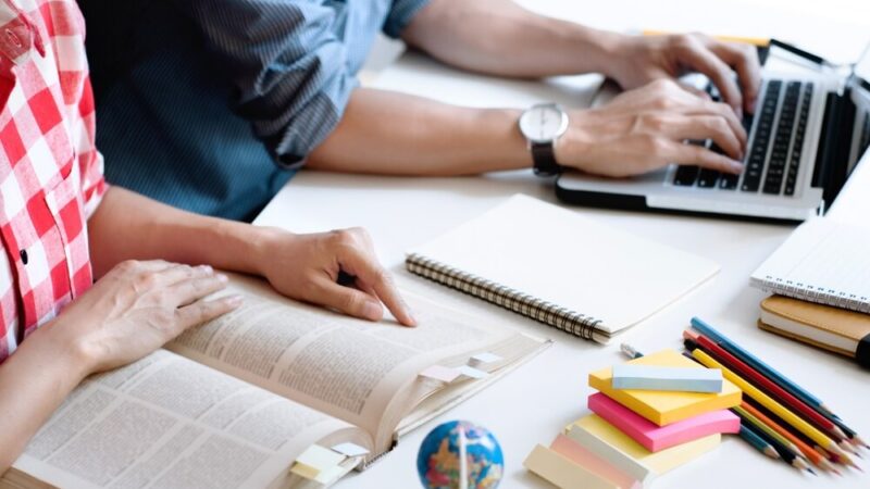 Odpowiedzialność w sieci: Jak unikać pułapek Internetu?