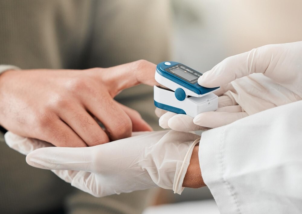 Bezpieczny dom: Jak prawidłowo zainstalować czujki dymu i tlenku węgla?