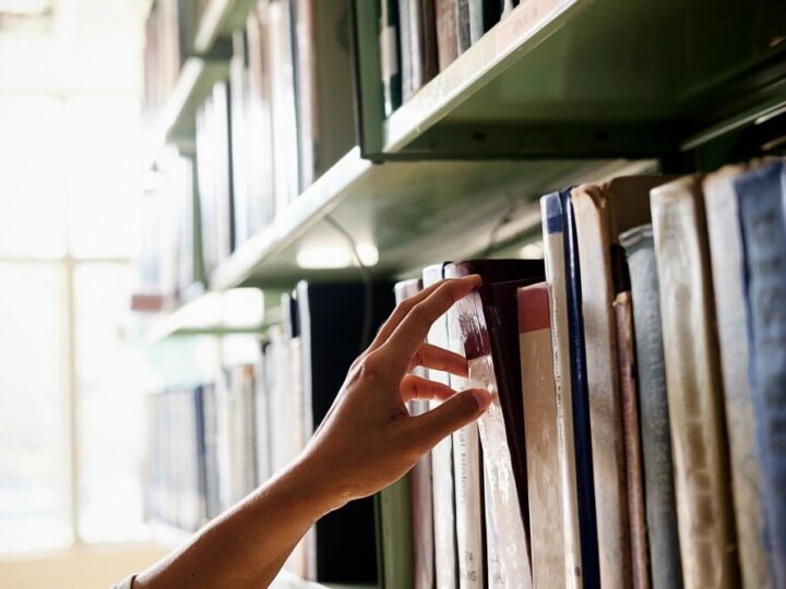 Jesienne odkrycia w bibliotece: dzieci wkraczają w świat książek