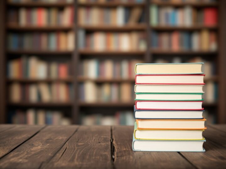 Muminki na wielkim ekranie: przedszkolaki w bibliotece odkrywają magię literatury