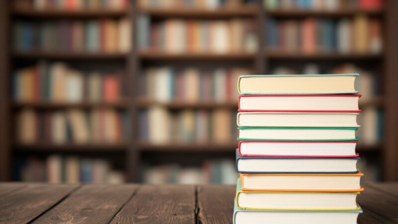 Muminki na wielkim ekranie: przedszkolaki w bibliotece odkrywają magię literatury