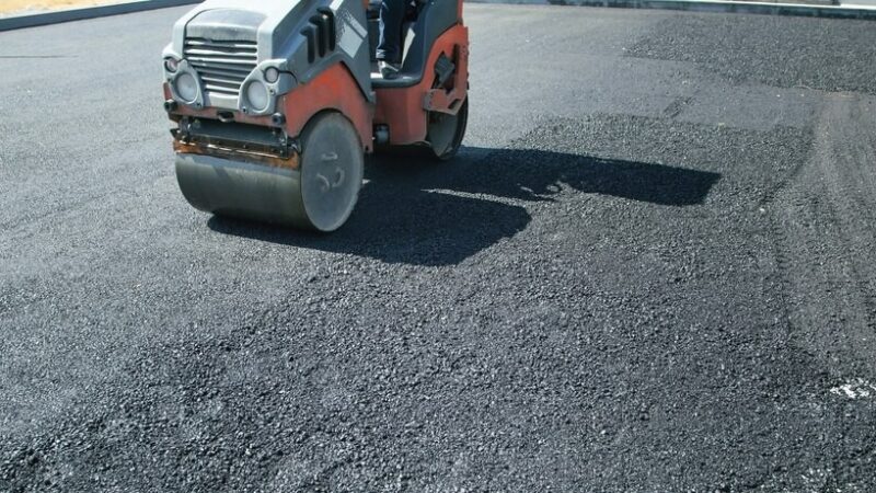 Utrudnienia na Kwitnącej: Nowy asfalt w drodze!