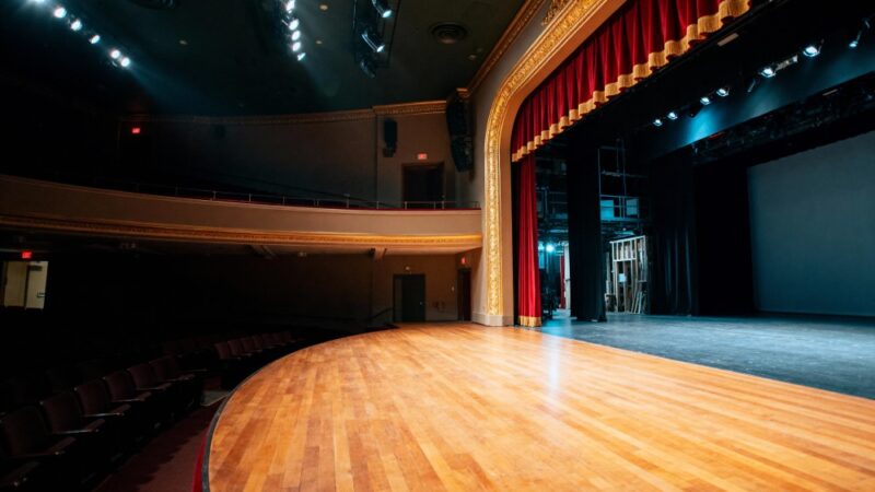 Mieszkańcy Ochoty na spektaklu „Ożenek” – rezerwujcie miejsca już teraz!