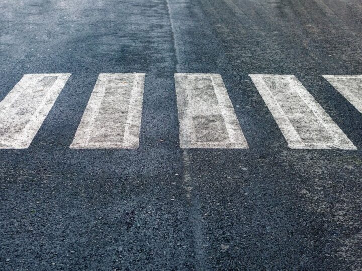 Nowe światła na ul. Powstańców Śląskich: Bezpieczniej dla pieszych!