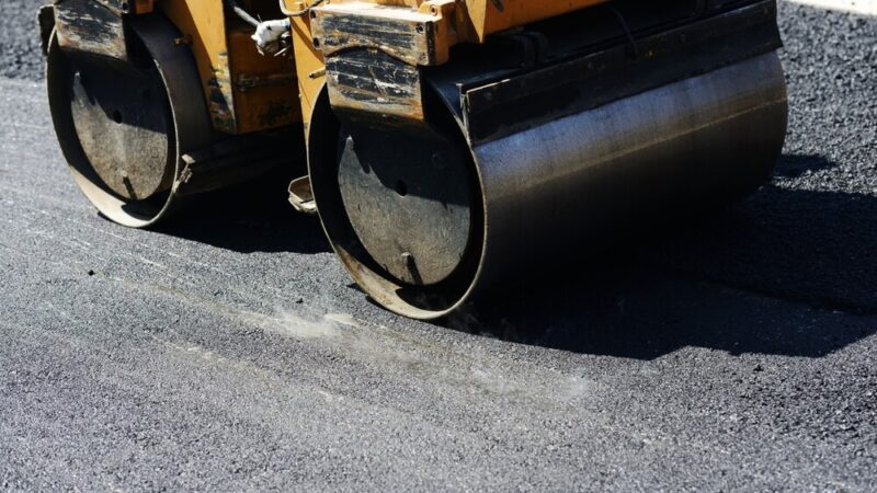 Nowe remonty na Saskiej Kępie: Utrudnienia w ruchu!