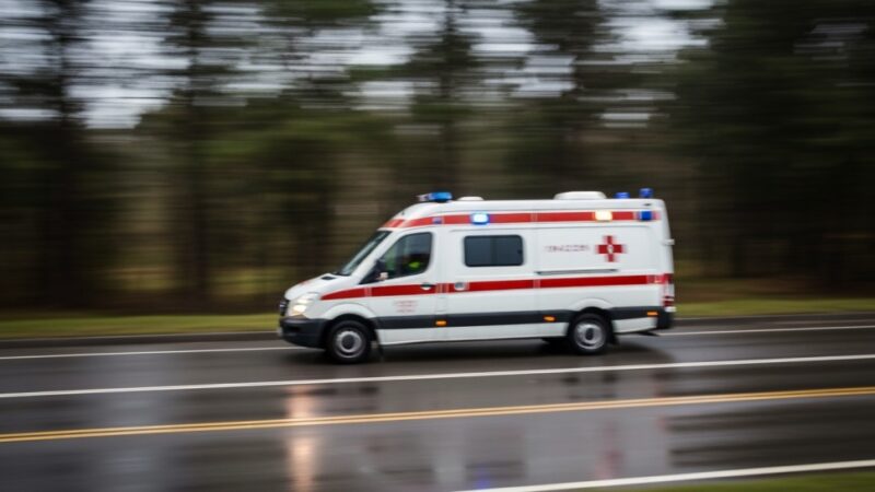 Bohater w mundurze: Strażnik miejski ratuje życie po służbie