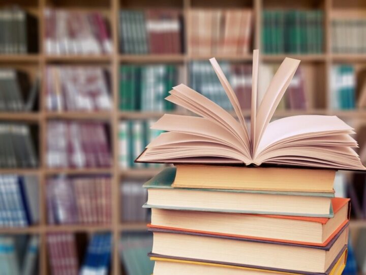 Odkryj tajemnice powstania listopadowego na historycznym spacerze!