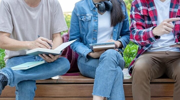 Miasto w literaturze: Licealiści odkrywają Prusa i Dostojewskiego w Zielonym Zakątku