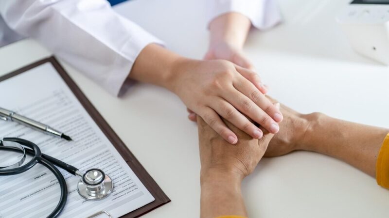 Bezpieczni Seniorzy na Żoliborzu: Edukacja i Aktywizacja dla Starszych Pokoleń