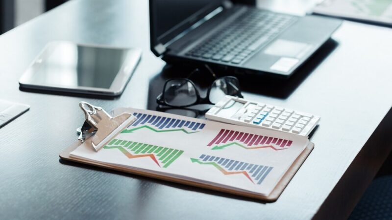 Finanse w związku: Jak zabezpieczyć małżeństwo przed kryzysem?