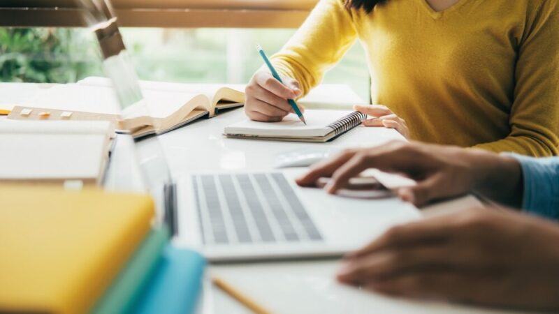 Zielona przyszłość szkół na Bemowie: Energooszczędne zmiany w edukacji!