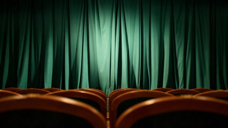 Teatralny Skarb dla Mieszkańców Ochoty: Bezpłatny „Ożenek” w OCH-TEATRZE!