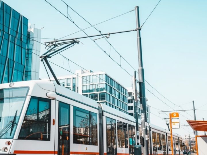 Nocne prace na Powstańców Śląskich: cichsze i wygodniejsze tramwaje w drodze