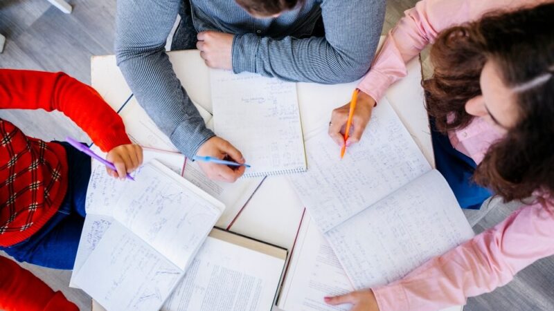 Maturzyści odkrywają tajniki pracy w policji