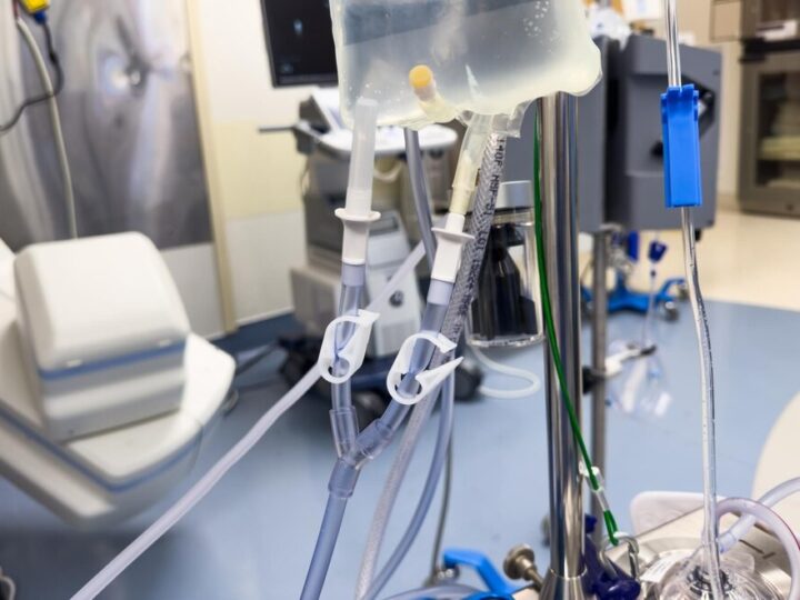 Szybka interwencja uratowała życie na dworcu