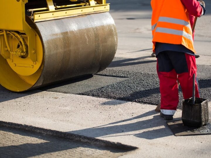 Utrudnienia na ul. Broniewskiego: prace drogowe do grudnia 2025 roku