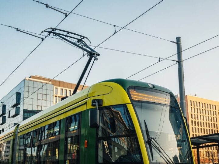 Tramwaj N: Kluczowy element warszawskiego krajobrazu lat 60.