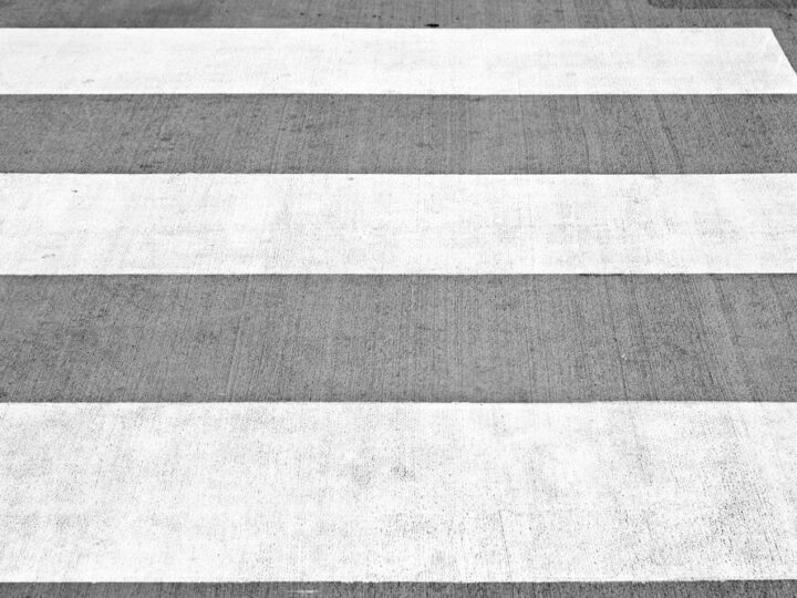 Zebra na Marszałkowskiej: przejście, które zmienia ruch pieszych w centrum Warszawy