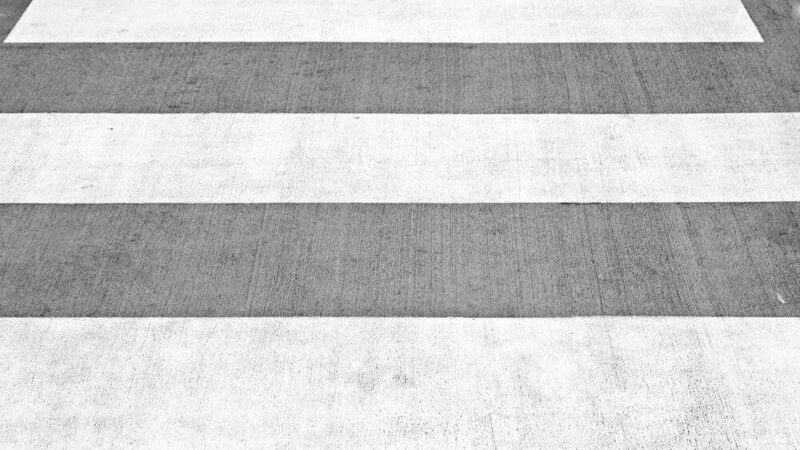 Zebra na Marszałkowskiej: przejście, które zmienia ruch pieszych w centrum Warszawy