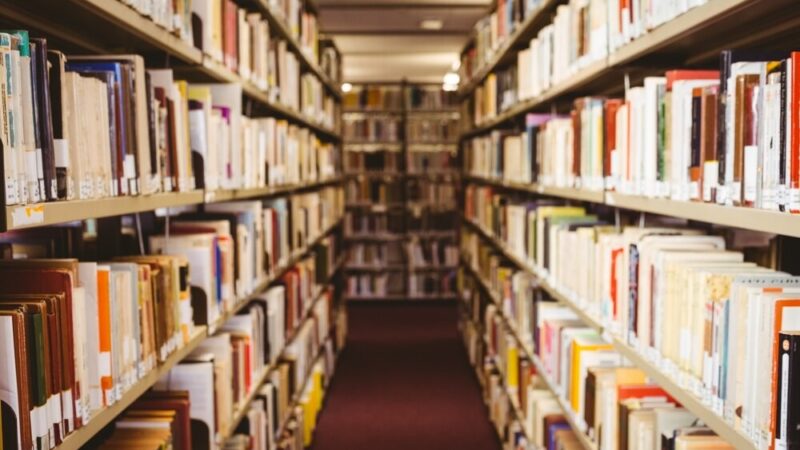 Warszawskie Książkowe Wybory: Zgłoś Swoje Ulubione Tytuły!