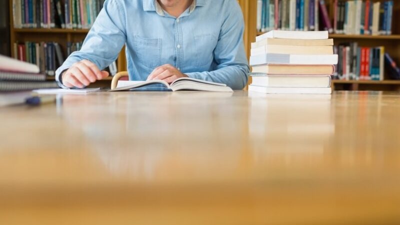 Nowa era czytelnictwa w warszawskiej bibliotece dzięki dotacji na innowacje edukacyjne