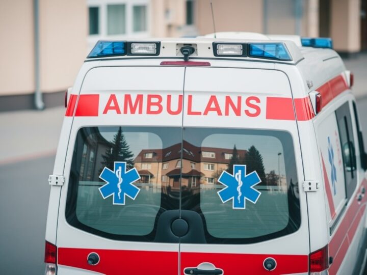 Zimowa noc pełna niebezpieczeństw – strażnicy miejscy ratują życie kobiety